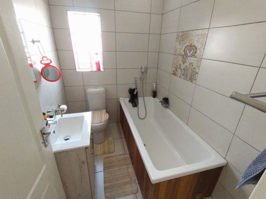 3 Bedroom Property for Sale in Waterkloof East North West